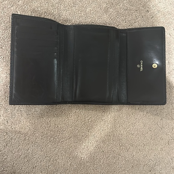 💫Chanel 2008 Trifold Wallet Black Caviar Leather - Picture 5 of 9